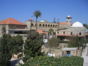 Libanon 2006, Byblos, před archeol. areálem, (zády ke vstupní bráně)